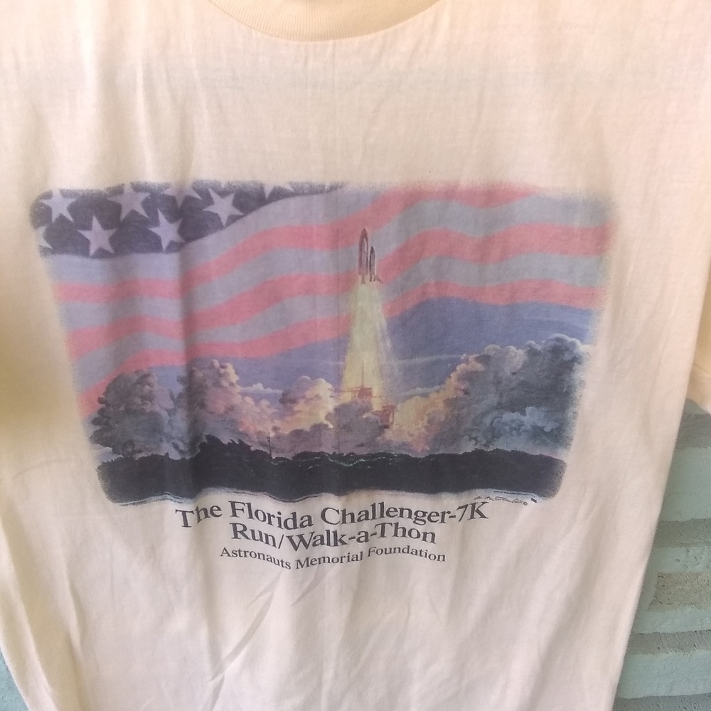Space challenger 80s tee 1986 size m/l vtg